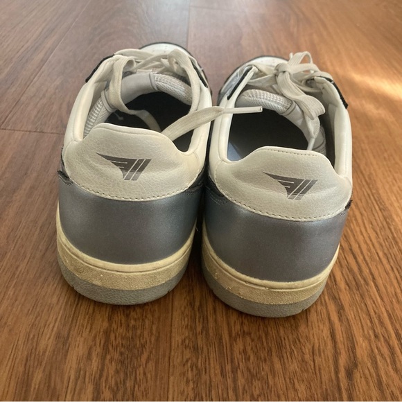 Gola Hawk II, size 10